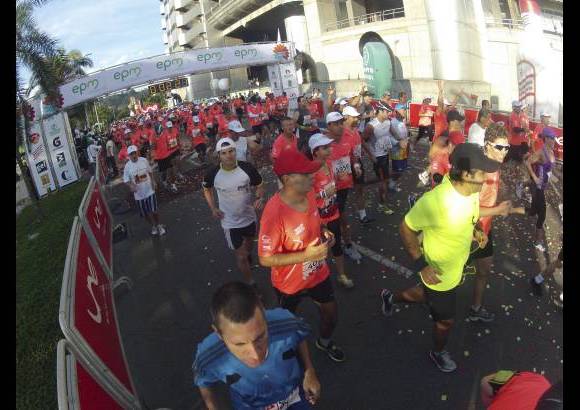 Esteban Jaramillo y Sebastián Salazar - Más de 10 mil competidores se dieron cita en esta histórica cita deportiva que se corría en las modalidades de 5, 10, 21 y 42 kilómetros.