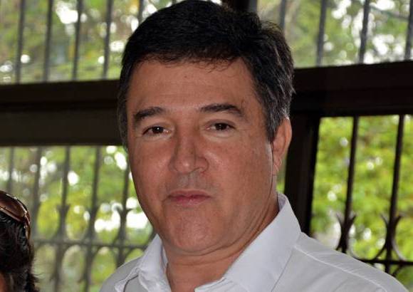 - Luis Fernando Caicedo, viene de la gerencia general del Instituto Colombiano Agropecuario, ICA. Es un médico veterinario zootecnista oriundo del Tolima, que venía desempeñándose como Gerente del Fondo Ganadero. Con una amplia experiencia como empresario del sector agropecuario y además especialista en gerencia de mercados de la Universidad del Rosario y Coruniversitaria de Ibagué.