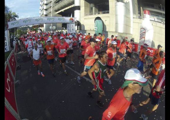 Esteban Jaramillo y Sebastián Salazar - Más de 10 mil competidores se dieron cita en esta histórica cita deportiva que se corría en las modalidades de 5, 10, 21 y 42 kilómetros.