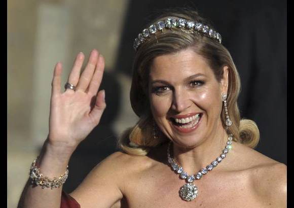 Reuters - La argentina Maxima Zorreguieta luci&#243; como accesorio, una joya de la Casa Real holandesa.