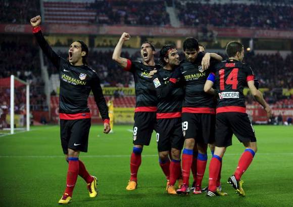 Reuters - El Atl&#233;tico asegur&#243; as&#237; as&#237; un enfrentamiento con el Real Madrid por el t&#237;tulo de la Copa del Rey.