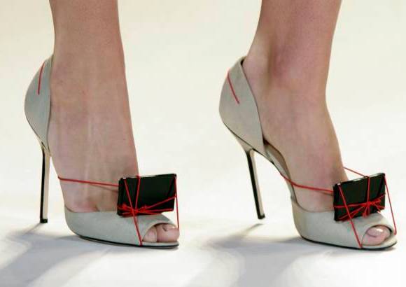 A�P - Para los zapatos, Carolina Herrera optó por los stilettos de Manolo Blahnik