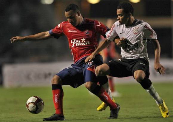 AP - La Libertadores es el &#250;nico t&#237;tulo importante que le falta ganar al Corinthians, que cumple un siglo este a&#241;o. No participaba de la copa desde el 2006.