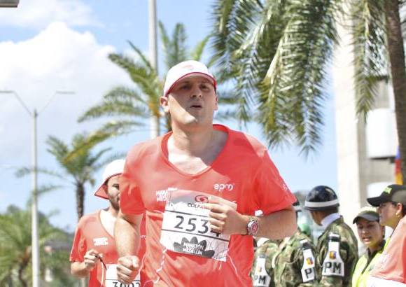 Esteban Jaramillo y Sebasti&#225;n Salazar - M&#225;s de 10 mil competidores se dieron cita en esta hist&#243;rica cita deportiva que se corr&#237;a en las modalidades de 5, 10, 21 y 42 kil&#243;metros.