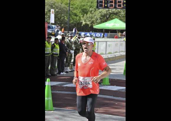 Esteban Jaramillo y Sebasti&#225;n Salazar - M&#225;s de 10 mil competidores se dieron cita en esta hist&#243;rica cita deportiva que se corr&#237;a en las modalidades de 5, 10, 21 y 42 kil&#243;metros.