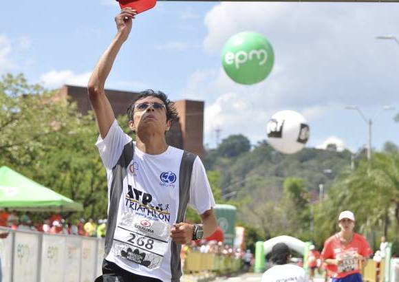 Esteban Jaramillo y Sebasti&#225;n Salazar - M&#225;s de 10 mil competidores se dieron cita en esta hist&#243;rica cita deportiva que se corr&#237;a en las modalidades de 5, 10, 21 y 42 kil&#243;metros.