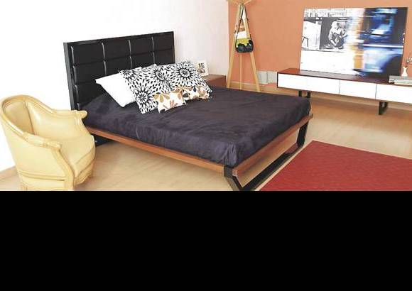 - Los materiales se mezclan en las habitaciones de hoy: madera, cuero, lo retro y contemporáneo.