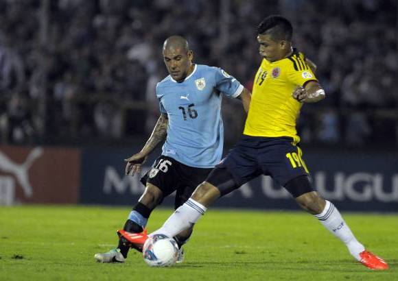 AP - En la etapa complementaria fueron los locales los que impusieron la local&#237;a y lograron anotar los goles para sus intereses.