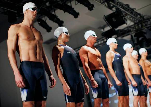Reuters - &quot;Al ponerme el nuevo equipo, el gorro, las gafas y el ba&#241;ador, me siento como un torpedo en cuanto me lanzo al agua, m&#225;s c&#243;modo y confiado&quot;, asegur&#243; el nadador estadounidense.