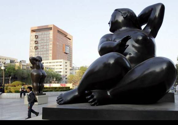 Reuters - Su hija, Lina Botero, es la curadora de esta muestra, que reúne 177 piezas entre óleos, dibujos, técnica mixta, esculturas en pequeño formato y esculturas monumentales.