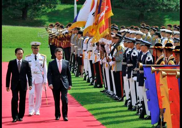 - El objetivo de esta visita oficial del presidente Santos es fortalecer lazos con Corea del Sur.