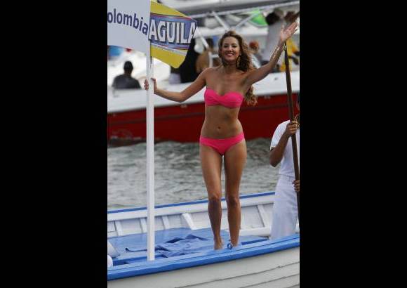 Colprensa - En este tradicional evento, las candidatas recorrieron la bahía de Cartagena, acompañadas de los cadetes de la Escuela Naval. La cita final fue en el Club Naval, donde las candidatas desfilaron en un acto de carácter benéfico para la Acción Social Naval.