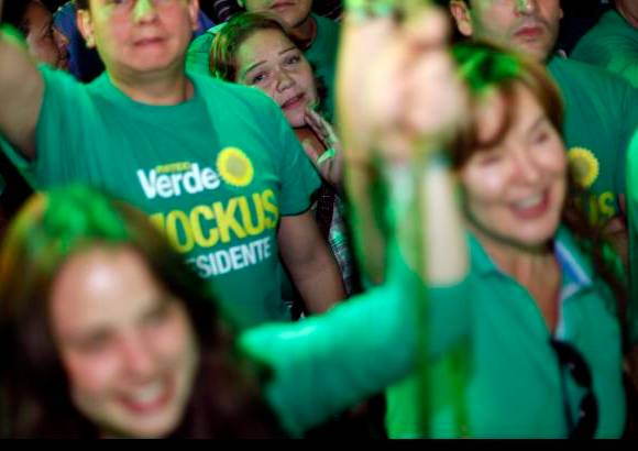 Reuters - "Una profunda transformación cultural que nos libere también de la desigualdad extrema que nos ofende a todos y cuya superación desea hasta los más privilegiados", aseguró Mockus en su discurso.