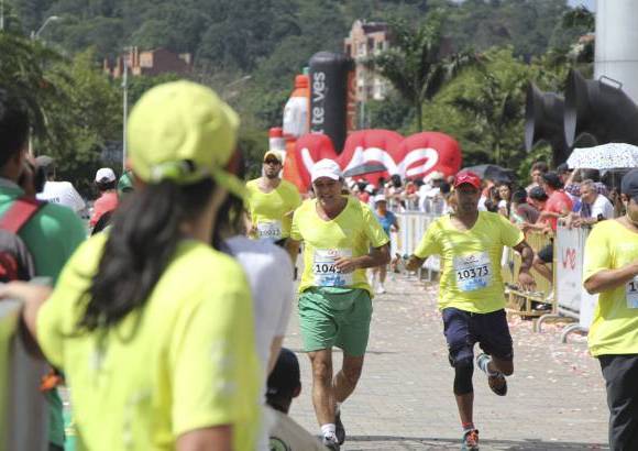 Esteban Jaramillo y Sebastián Salazar - Más de 10 mil competidores se dieron cita en esta histórica cita deportiva que se corría en las modalidades de 5, 10, 21 y 42 kilómetros.