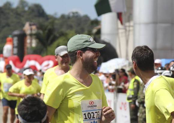 Esteban Jaramillo y Sebastián Salazar - Más de 10 mil competidores se dieron cita en esta histórica cita deportiva que se corría en las modalidades de 5, 10, 21 y 42 kilómetros.