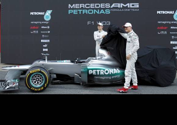 Reuters - Ambos pilotos coinciden en que el W03 les ha ofrecido &quot;muy buenas sensaciones&quot; desde que lo probaran en una sesi&#243;n privada en el circuito de Silverstone la semana pasada.
