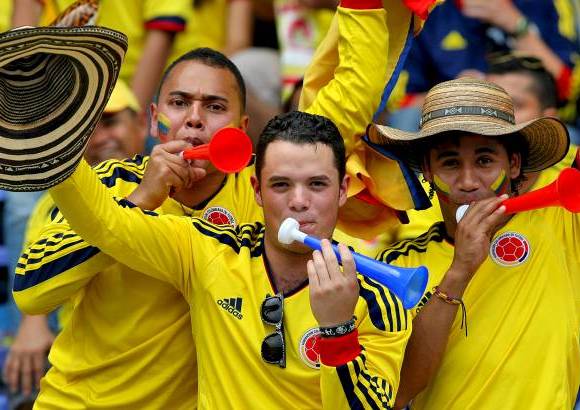 FOTO JUAN ANTONIO SÁNCHEZ - La fiesta en las tribunas fue completa. La idea era acompañar a la selección Colombia.