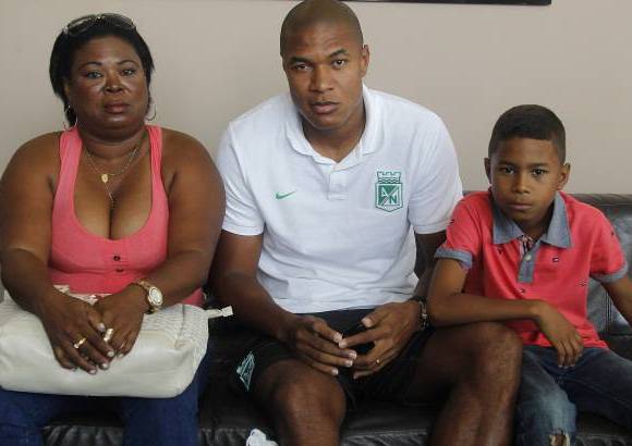 Julio C&#233;sar Herrera - Alexis Henr&#237;quez se notaba sonriente por la presencia de unas ocho personas de su familia que llegaron desde Santa Marta para animarlo.