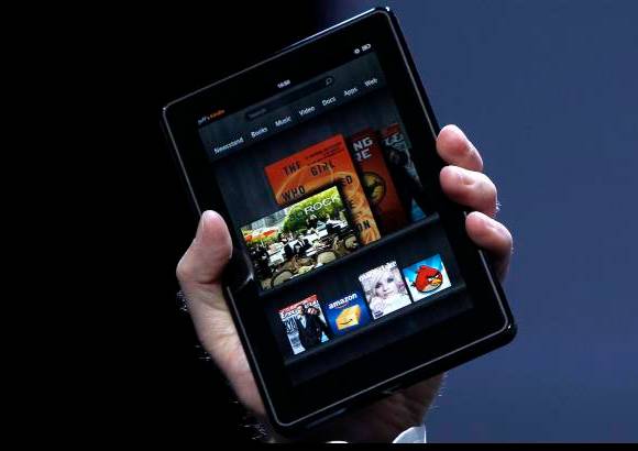 Reuters - A diferencia de la iPad, la Fire no necesita de una computadora adicional para guardar copias de seguridad de su contenido. En cambio, las copias de seguridad se har&#225;n de forma inal&#225;mbrica en los servidores de Amazon.