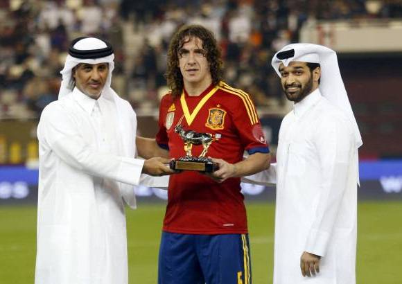 REUTERS - Carles Puyol vivi&#243; un partido especial en su regreso un a&#241;o despu&#233;s. Se convirti&#243; en el s&#233;ptimo futbolista espa&#241;ol en cumplir 100 partidos con la Roja.
