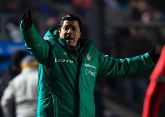 Reuters - "El equipo se plantó frente a un rival con mas experiencia y mucha calidad. No podemos estar contentos porque perdimos, pero sí tranquilos porque los futbolistas se entregaron en todo momento", aseguró el entrenador mexicano, Luis Fernando Tena.