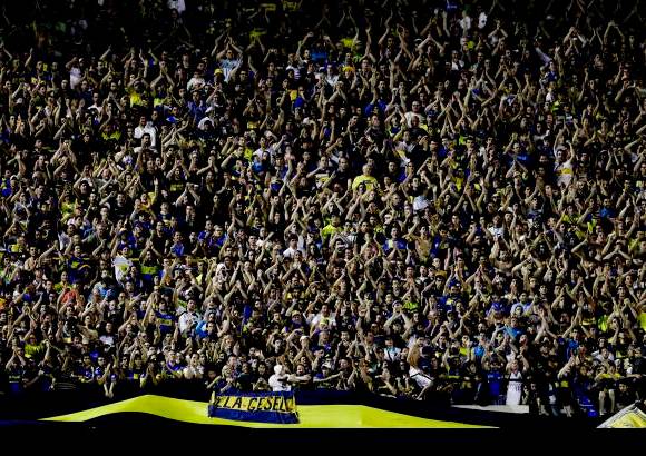 AP - Boca Juniors derrot&#243; este domingo 3-0 a Banfield y conquist&#243; su t&#237;tulo n&#250;mero 24 del f&#250;tbol argentino cuando restan dos fechas para el final, despu&#233;s de cinco torneos en los que estuvo m&#225;s abajo que arriba.