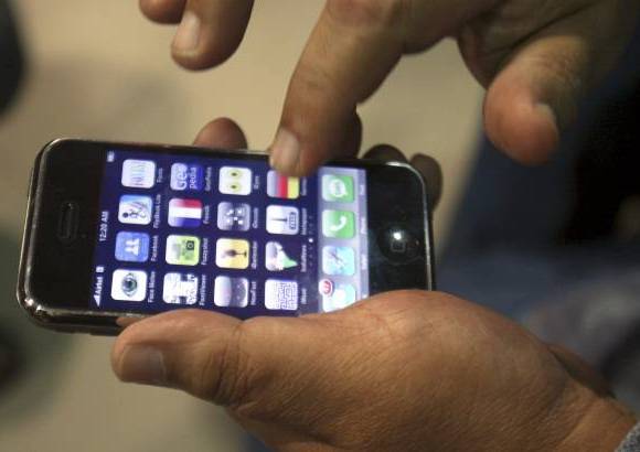 Archivo - Casi un a&#241;o despu&#233;s, el iPhone hab&#237;a vendido 200 millones de unidades, es decir, 20 mil tel&#233;fonos vendidos por d&#237;a. La nueva generaci&#243;n del tel&#233;fono se denomin&#243; iPhone 3G y fue lanzada en junio de 2008.