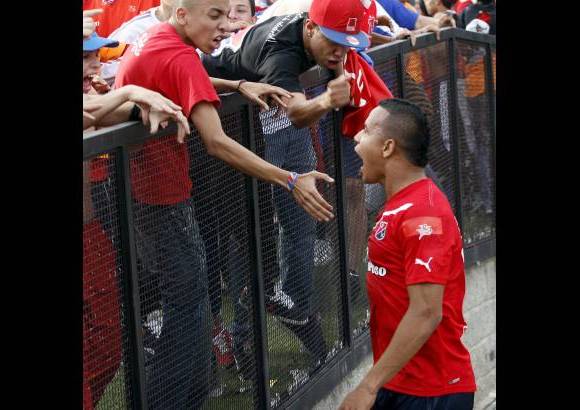 Foto Manuel Saldarriaga - Los hinchas rojos se volcaron en su respaldo.
