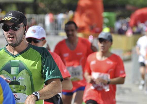 Esteban Jaramillo y Sebasti&#225;n Salazar - M&#225;s de 10 mil competidores se dieron cita en esta hist&#243;rica cita deportiva que se corr&#237;a en las modalidades de 5, 10, 21 y 42 kil&#243;metros.