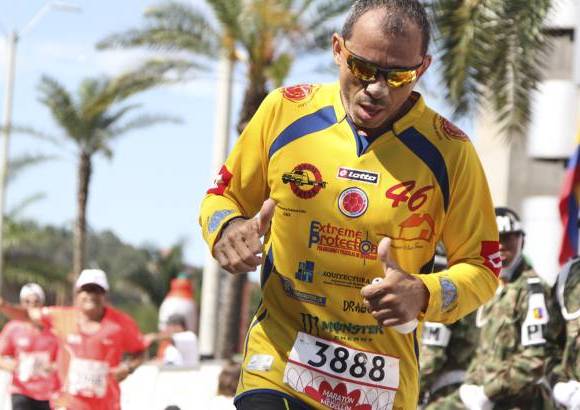 Esteban Jaramillo y Sebasti&#225;n Salazar - M&#225;s de 10 mil competidores se dieron cita en esta hist&#243;rica cita deportiva que se corr&#237;a en las modalidades de 5, 10, 21 y 42 kil&#243;metros.