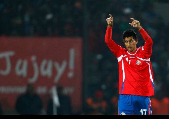 Reuters - Con el resultado, Colombia lidera el grupo con cuatro puntos; m&#225;s atr&#225;s aparecen Costa Rica con tres, Argentina con dos y Bolivia con uno.