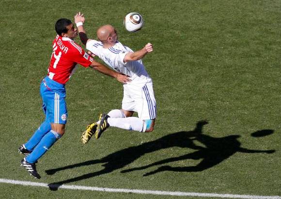Reuters - Paraguay sumó el séptimo triunfo para América Latina en 10 partidos. La única derrota de los equipos de la región fue la de Honduras 1-0 ante Chile.