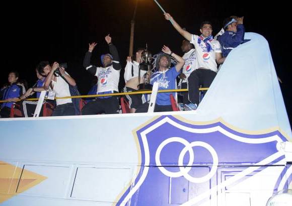Colprensa - Millonarios alcanz&#243; la estrella 14 al superar en la gran final de la Liga Postob&#243;n II-2012 al Independiente Medell&#237;n. Dram&#225;tica definici&#243;n desde los penaltis despu&#233;s de empatar 0-0 en la ida y 1-1 este domingo.