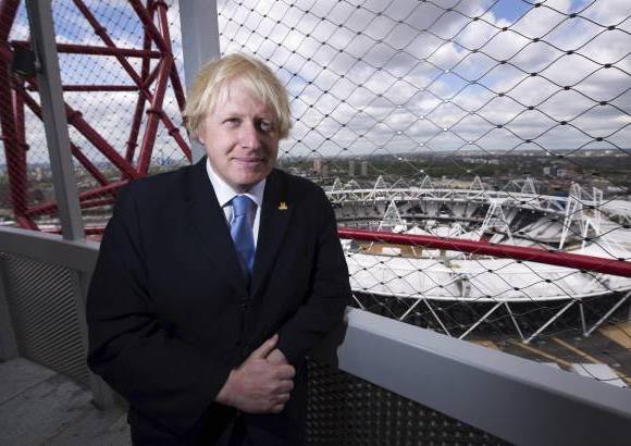 Reuters - La pol&#233;mica escultura gener&#243; opiniones muy diversas y el alcalde de Londres, el &quot;tory&quot; Boris Johnson, defini&#243; la torre de Kapoor como una &quot;obra espectacular del arte moderno brit&#225;nico&quot;.