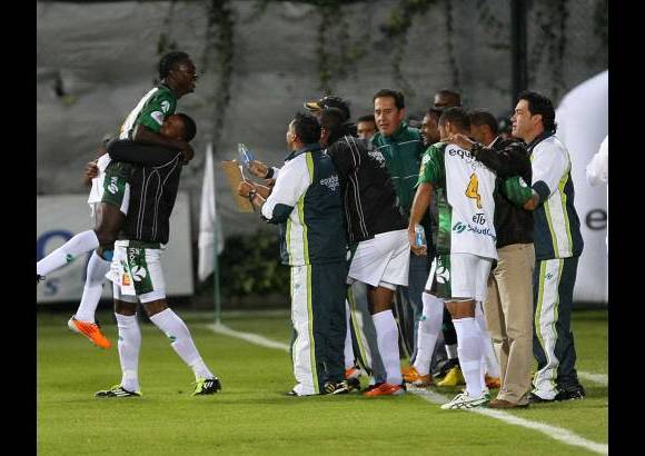 Hernán Vanegas - Juan Gilberto Núñez (44´) y Edwin Rivas (62´) anotaron los goles del cuadro asegurador.