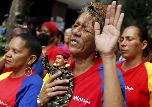 Reuters - Los seguidores del chavismo han realizado omnilías para pedir por el Presidente venezolano.