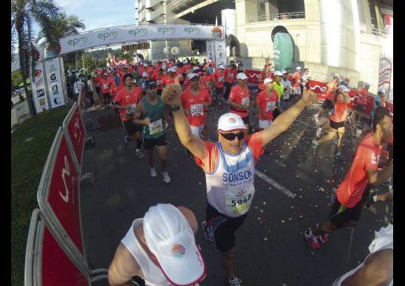Esteban Jaramillo y Sebastián Salazar - Más de 10 mil competidores se dieron cita en esta histórica cita deportiva que se corría en las modalidades de 5, 10, 21 y 42 kilómetros.