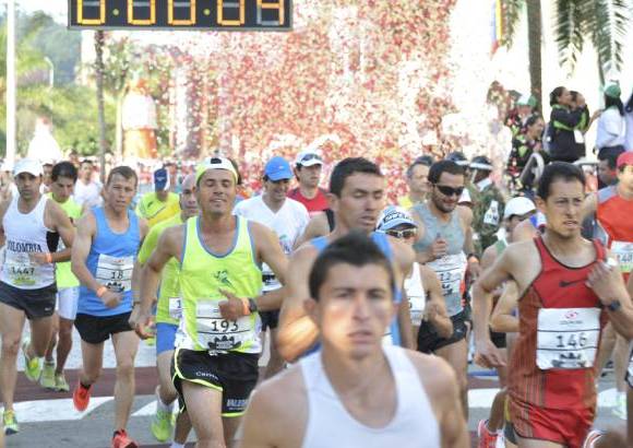 Esteban Jaramillo y Sebastián Salazar - Más de 10 mil competidores se dieron cita en esta histórica cita deportiva que se corría en las modalidades de 5, 10, 21 y 42 kilómetros.