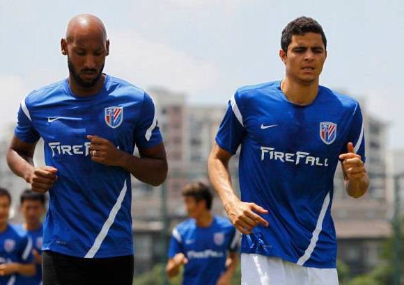 Reuters - El futbolista colombiano Giovanni Moreno ya trabaja bajo la disciplina del argentino Sergio Batista en el Shangh&#225;i Shenhua de China, donde es compa&#241;ero del franc&#233;s Nicol&#225;s Anelka.