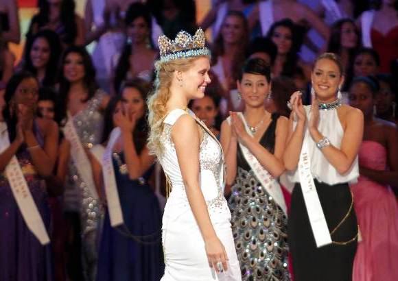 AP - El segundo puesto fue para Emma Wareus de Botswana, mientras que el tercero se lo llevo la venezolana Adriana Vasini.