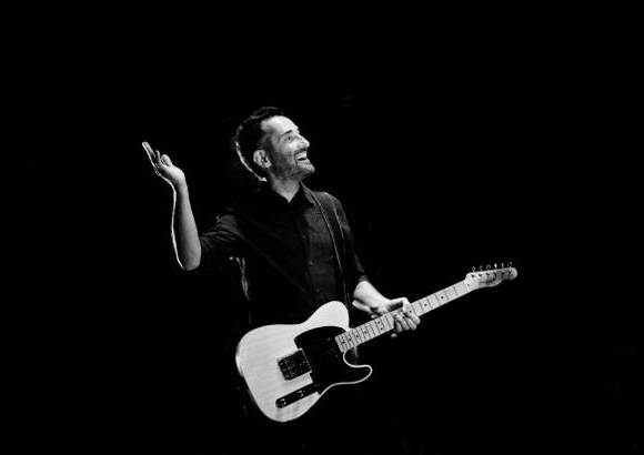 Emanuel Zerbos - El cantautor uruguayo Jorge Drexler present&#243; este jueves en Medell&#237;n su m&#225;s reciente trabajo discogr&#225;fico Bailar en la cueva.