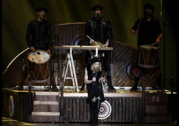 Reuters - Madonna visit&#243; en los d&#237;as previos el centro de la C&#225;bala en Tel Aviv y mantuvo sesiones privadas de estudio de esta pr&#225;ctica ancestral.