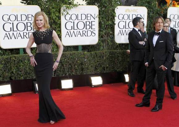 Reuters - Nicole Kidman de Alexander McQueen, negro con bordados dorados y rejilla.