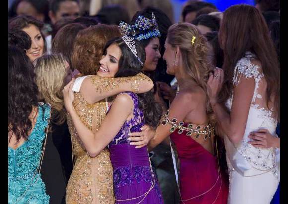 Foto AP - La segunda finalista fue Sophie Elizabeth Moulds, de Gales y la tercera Jessica Michelle Kahawaty, de Australia.