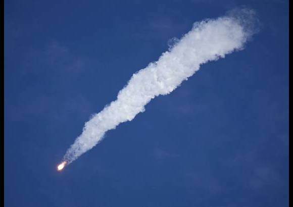 Reuters - Según el Centro de Control de Vuelos Espaciales (CCVE) de Rusia, la nave despegó a las 5:51 a.m. hora colombiana con ayuda de un cohete portador Soyuz-FG, lanzamiento que transcurrió sin contratiempos, informaron las agencias rusas.