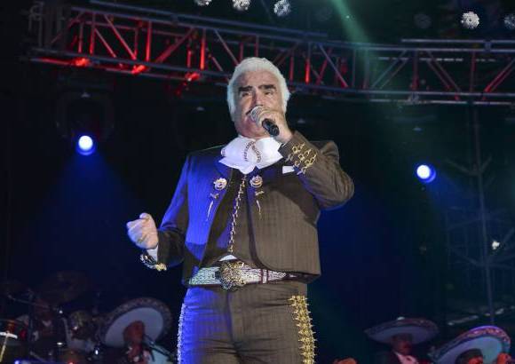 Cámara Lúcida - El concierto de Vicente Fernández en la Feria de las Flores fue todo un éxito.