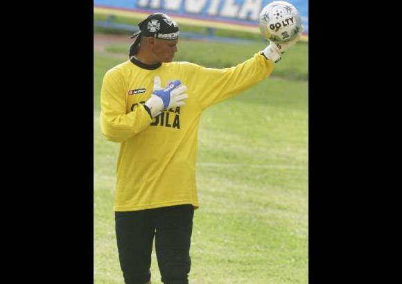 Foto archivo - El portero vallecaucano Miguel &#193;ngel Calero Rodr&#237;guez descrest&#243; con todo su talento en el club Independiente de Ginebra, el Club Sporting de Barraquilla, el Deportivo Cali, el Club Atl&#233;tico Nacional, el Pachuca y la selecci&#243;n Colombia.