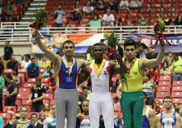 - orge Hugo Giraldo sube su nivel. Ganó dos platas en el Panamericano por aparatos.