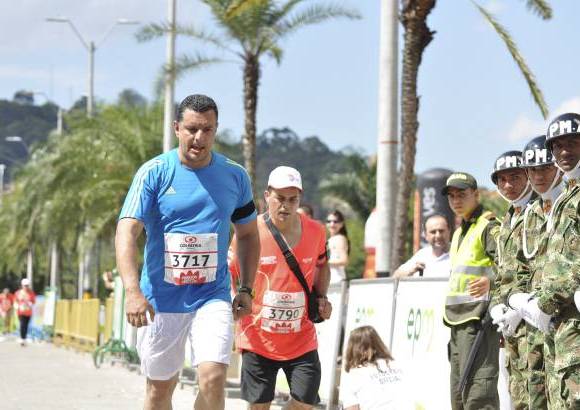 Esteban Jaramillo y Sebasti&#225;n Salazar - M&#225;s de 10 mil competidores se dieron cita en esta hist&#243;rica cita deportiva que se corr&#237;a en las modalidades de 5, 10, 21 y 42 kil&#243;metros.