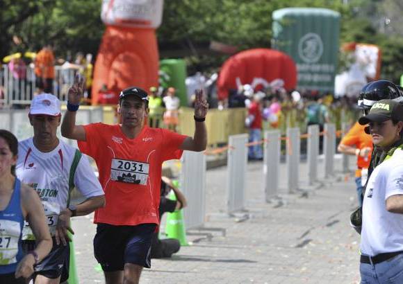 Esteban Jaramillo y Sebasti&#225;n Salazar - M&#225;s de 10 mil competidores se dieron cita en esta hist&#243;rica cita deportiva que se corr&#237;a en las modalidades de 5, 10, 21 y 42 kil&#243;metros.